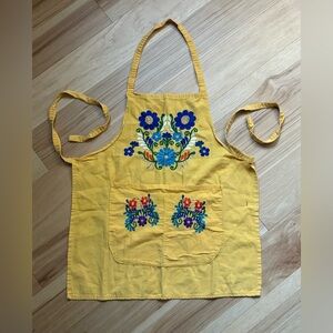 Vintage Yellow Cottagecore Cotton Apron with Floral Embroidery